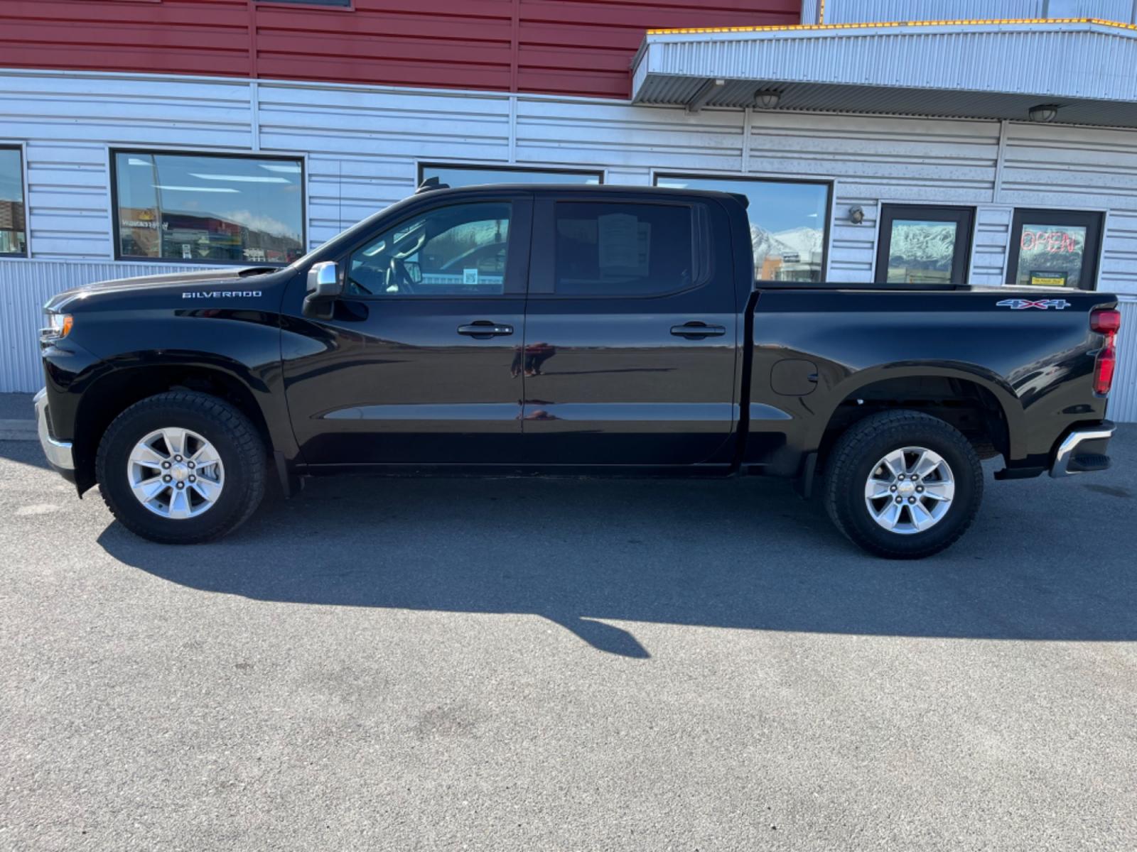 2021 BLACK /Black CHEVROLET SILVERADO 1500 LT (1GCUYDED3MZ) with an 5.3L engine, Automatic transmission, located at 1960 Industrial Drive, Wasilla, 99654, (907) 274-2277, 61.573475, -149.400146 - Photo #1